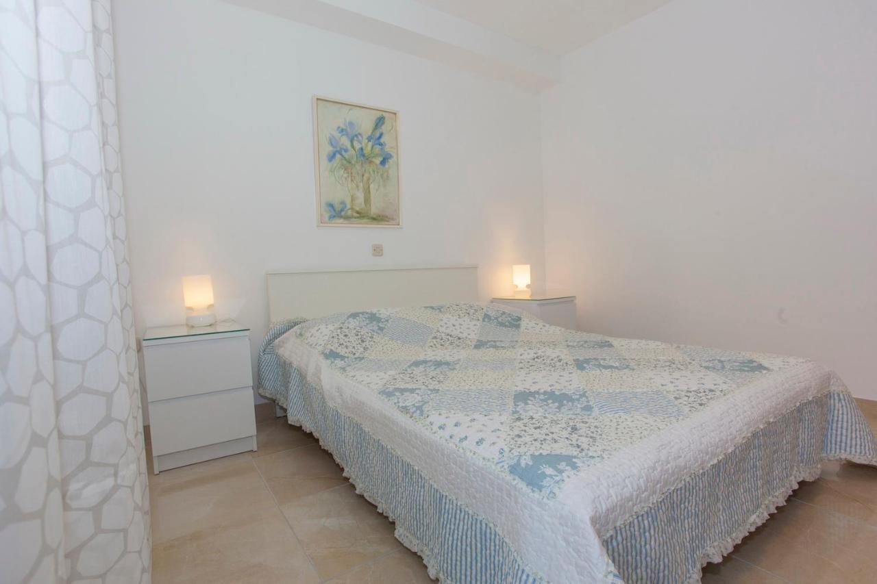 Apartments Lara Podgora Esterno foto