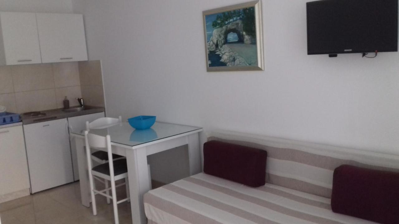 Apartments Lara Podgora Esterno foto