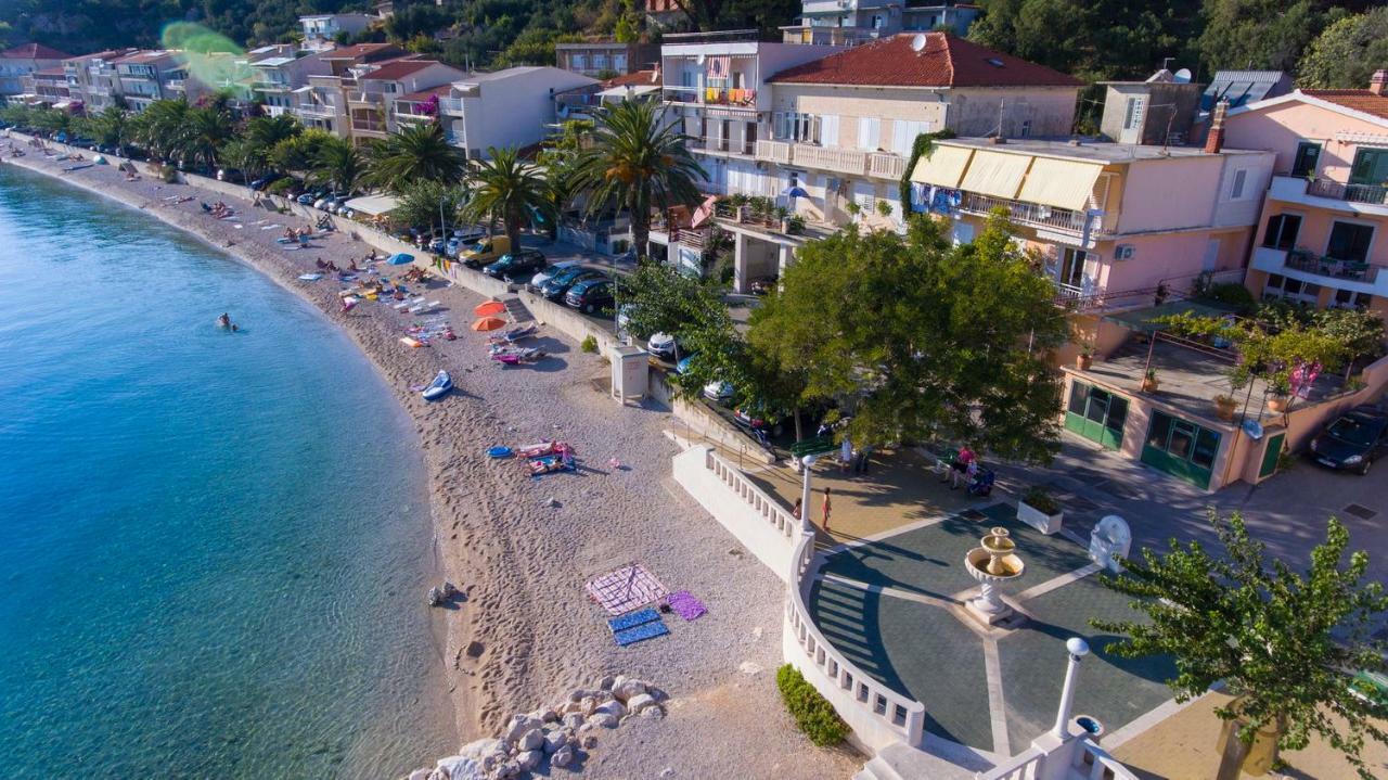 Apartments Lara Podgora Esterno foto