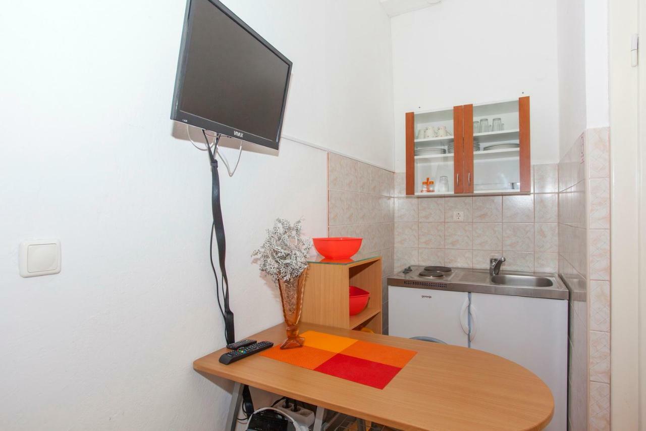 Apartments Lara Podgora Esterno foto