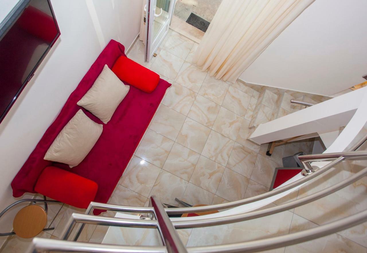 Apartments Lara Podgora Esterno foto